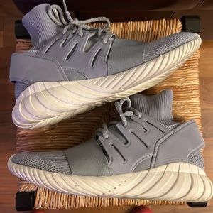 Adidas Tubular Doom.